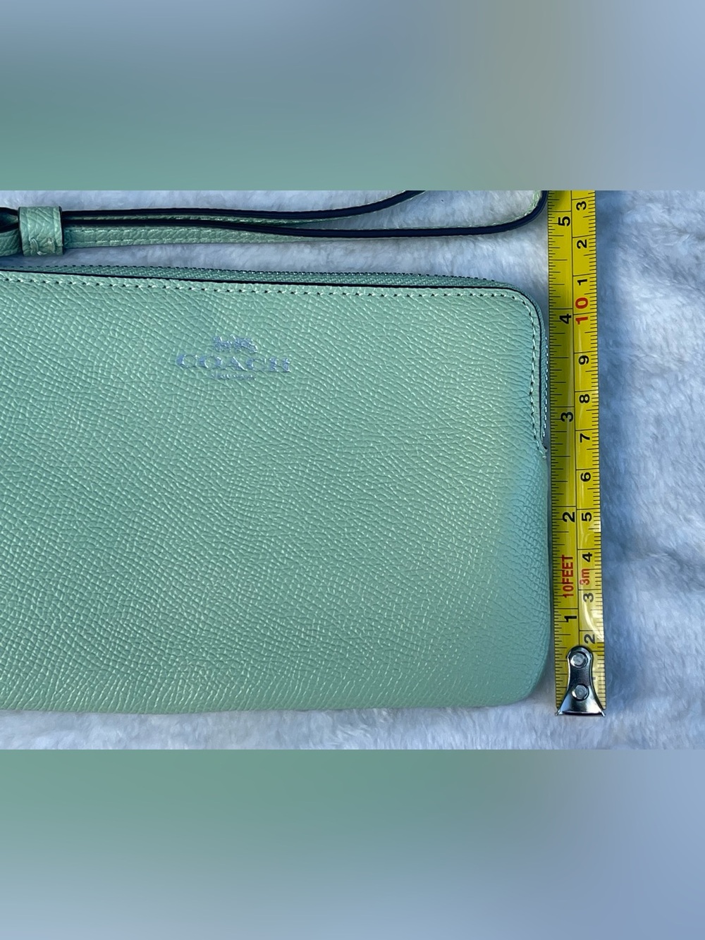 Coach Corner Zip Wristlet. - Picture 7 of 8